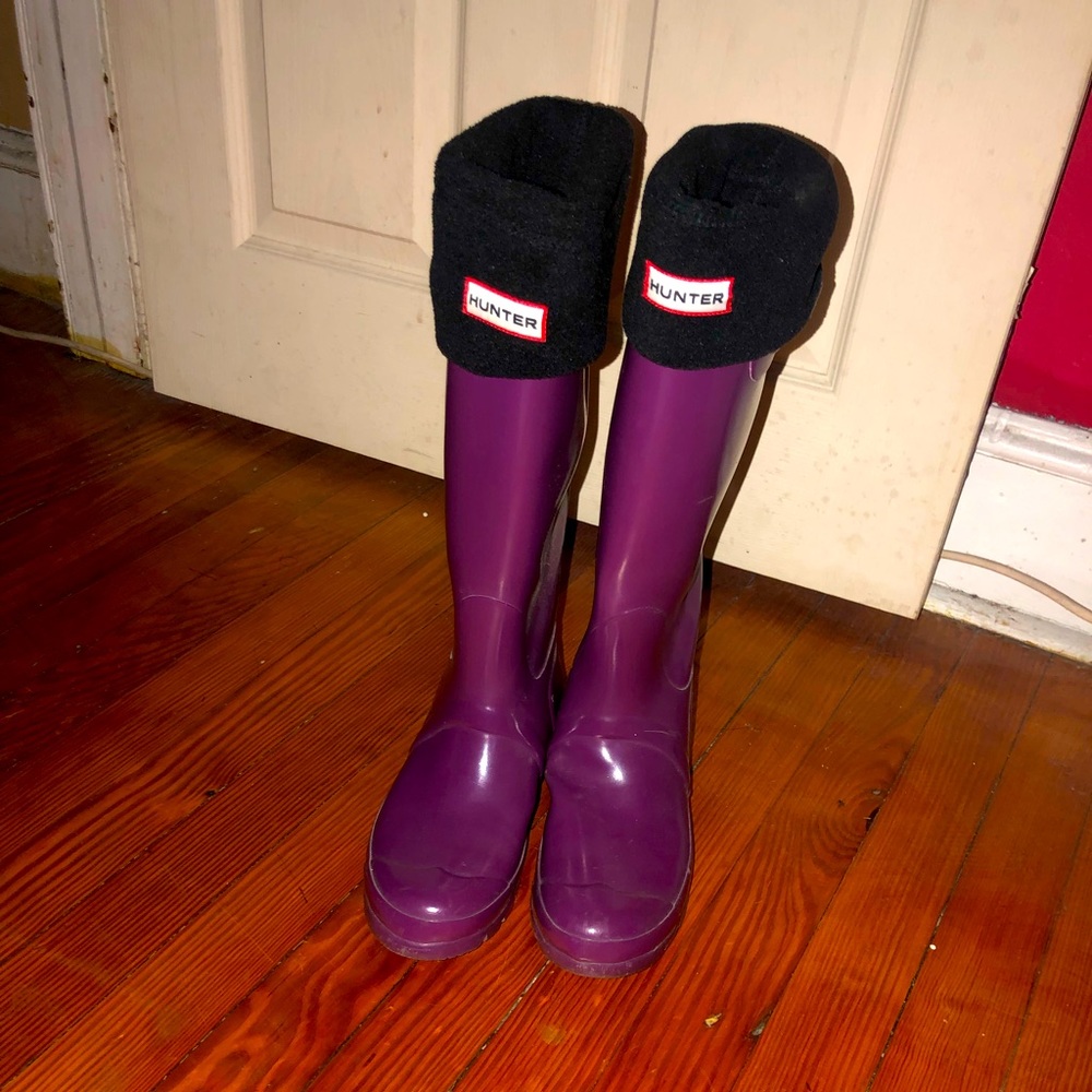Hunter glossy tall purple rain boots Size 8
